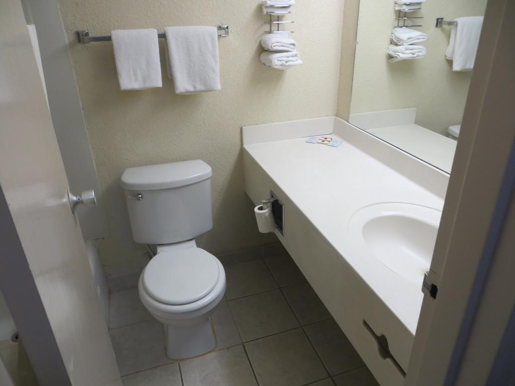 Rodeway Inn 章克申城 客房 照片